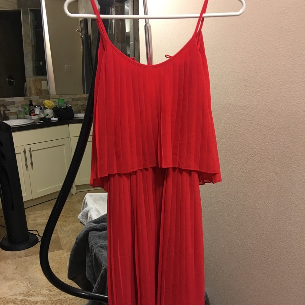 Red express dress Xs